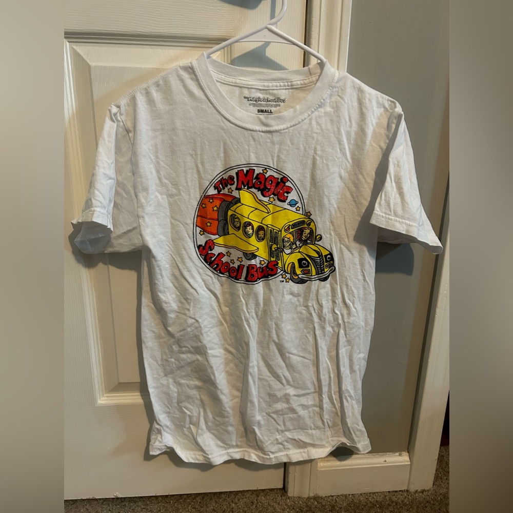 Magic school bus T shirt